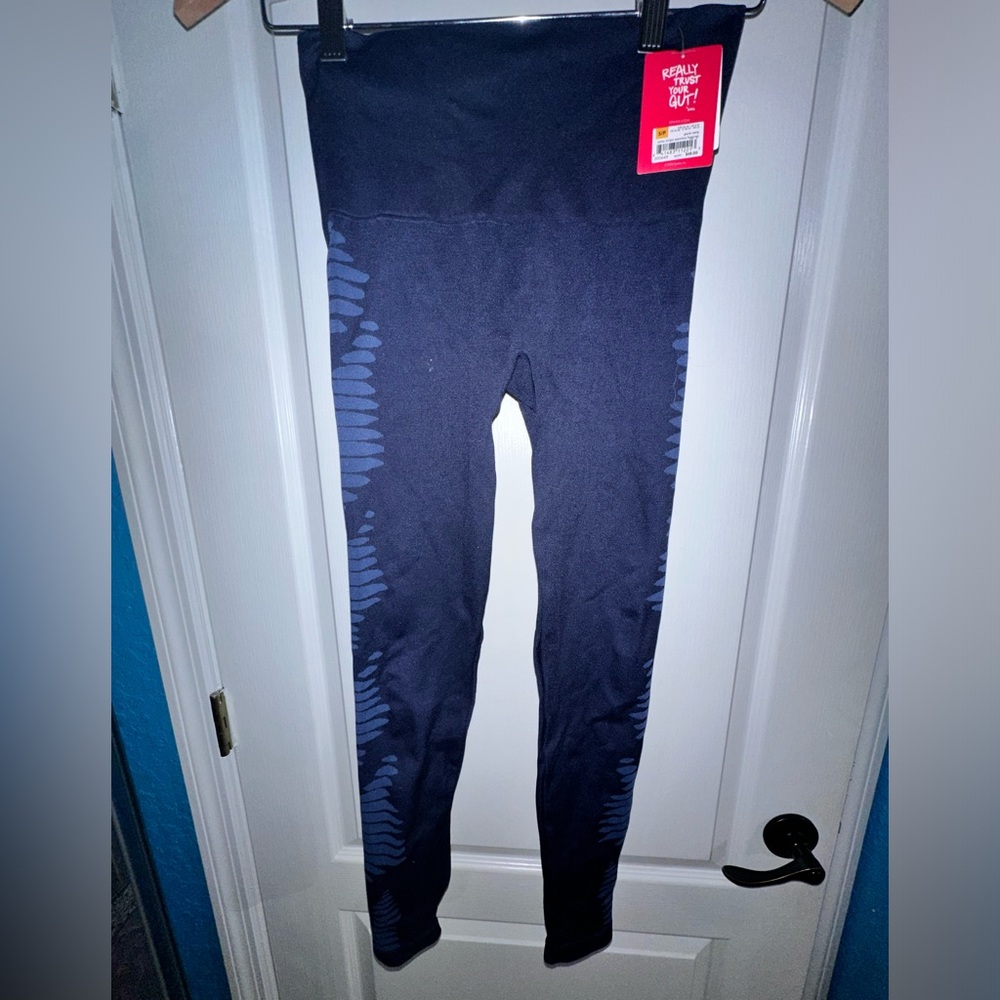 NEW WT Spanx Size S Navy Blue Aztec Stripe Seamless Shaping Leggings